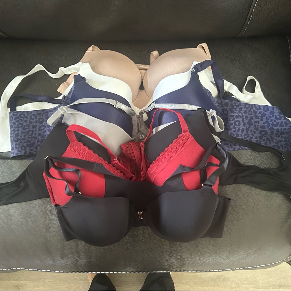 Victoria's Secret Bra Collection - Red, Black, Blue, Leopard. 7 38C bras